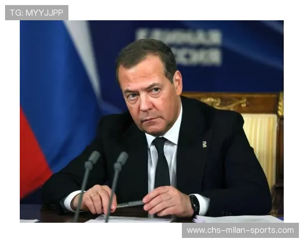 梅德韦杰夫底线拉锯赢得漂亮,太冷静了,梅德韦杰夫干嘛去了