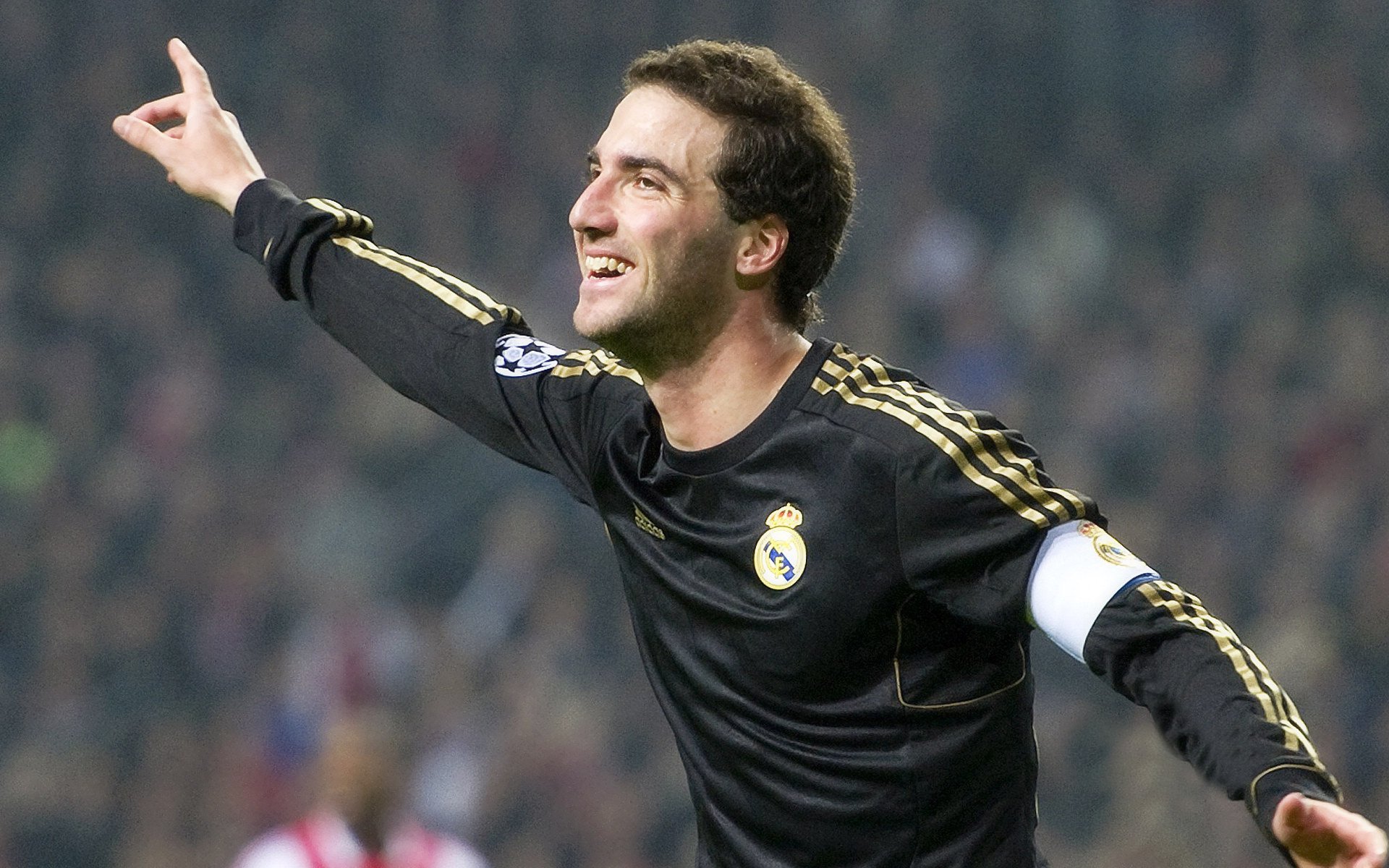 MILAN体育-《ApexLegends》“天空之城”地图全新执行,激战不断!